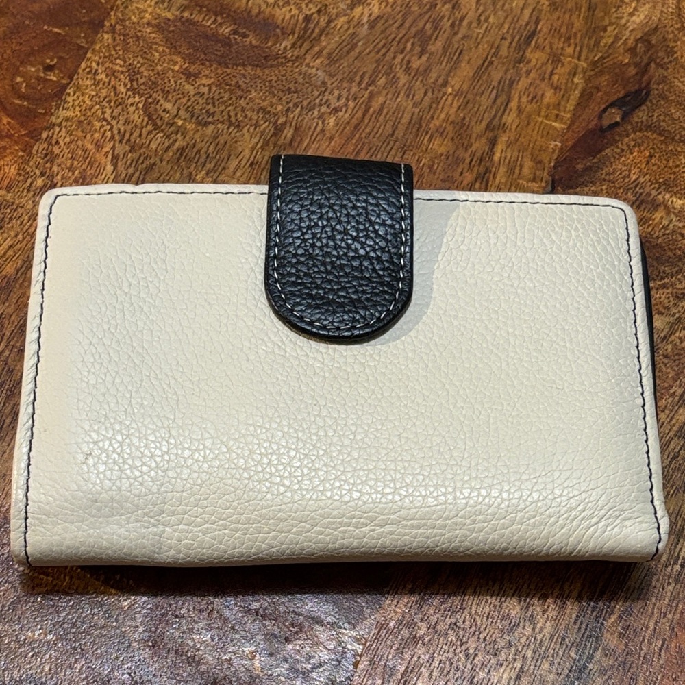 Kelly & Katie Cream and Black Leather Wallet